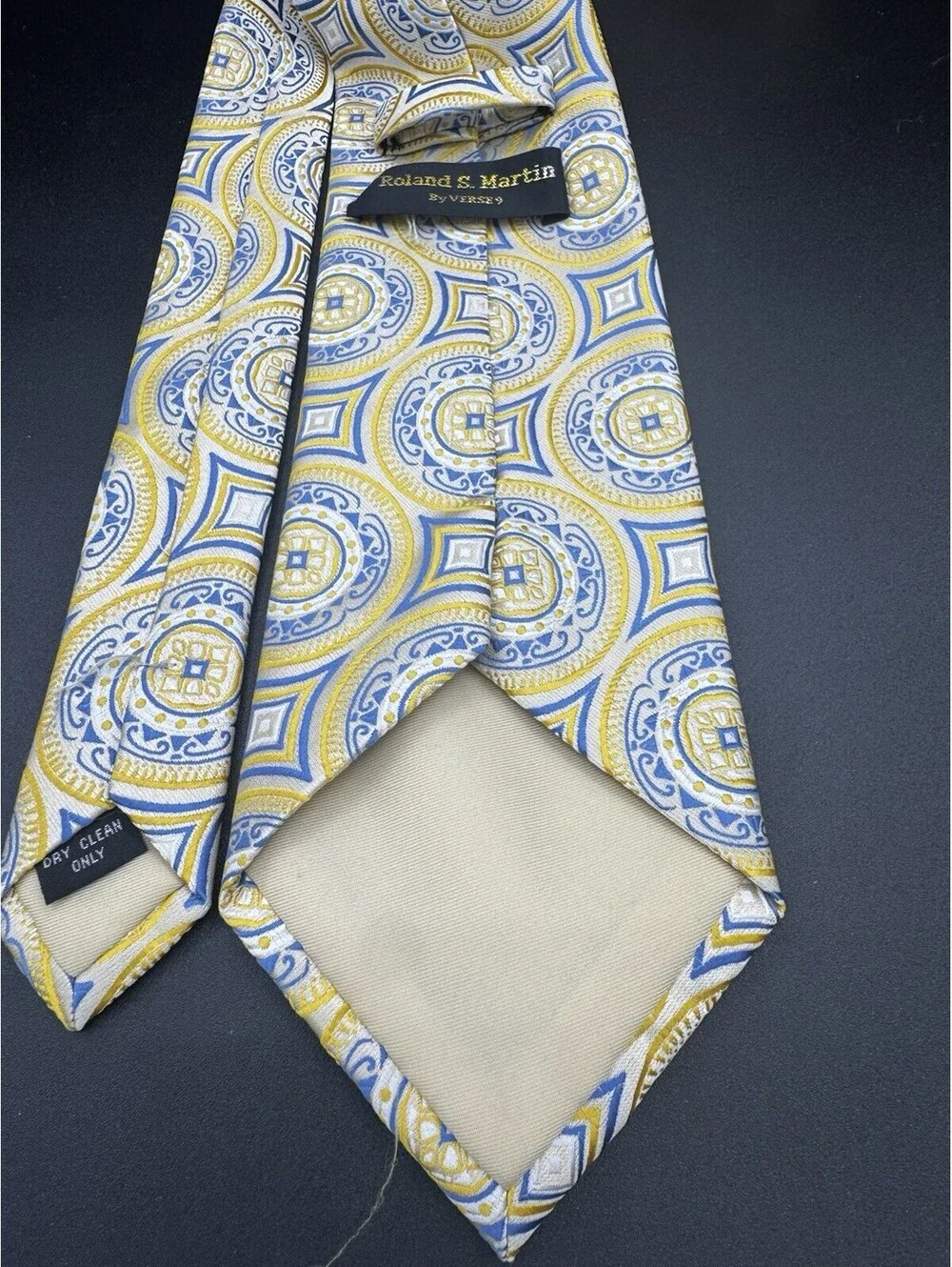 Roland S Martin by Verse 9 Tie Yellow Blue Medallion Rare 60” x 4”
